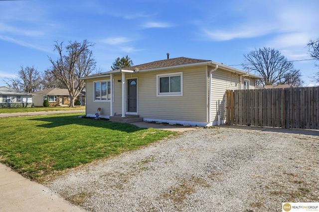 4040 N 71st Street, Lincoln, NE 68507