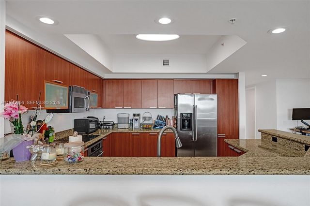 14951 Royal Oaks Ln 803, North Miami, FL 33181