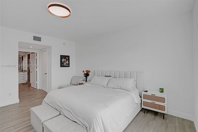 14951 Royal Oaks Ln 803, North Miami, FL 33181