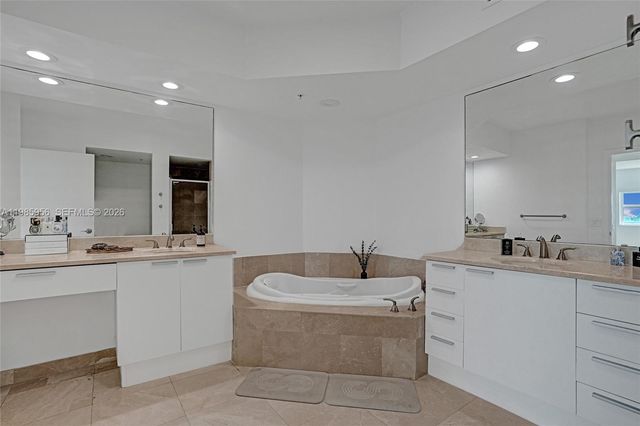 14951 Royal Oaks Ln 803, North Miami, FL 33181