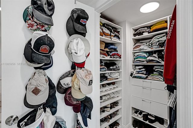 14951 Royal Oaks Ln 803, North Miami, FL 33181