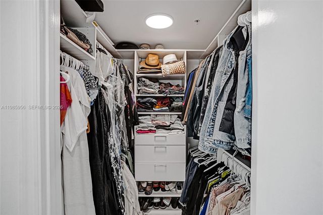 14951 Royal Oaks Ln 803, North Miami, FL 33181