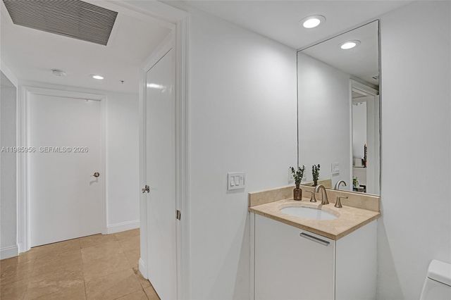 14951 Royal Oaks Ln 803, North Miami, FL 33181