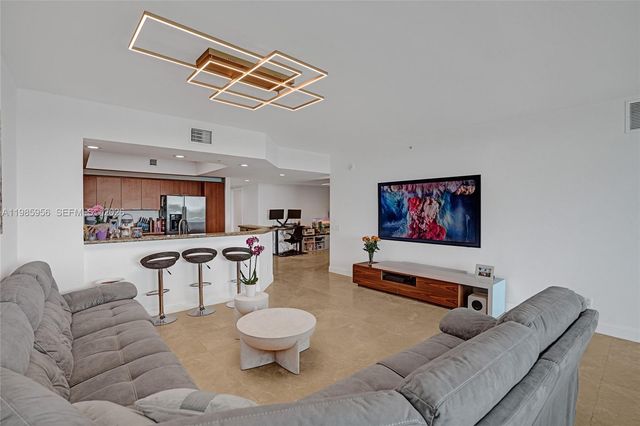 14951 Royal Oaks Ln 803, North Miami, FL 33181