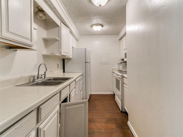 11130 Stratford Drive 414, Oklahoma City, OK 73120