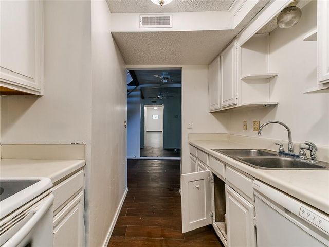 11130 Stratford Drive 414, Oklahoma City, OK 73120