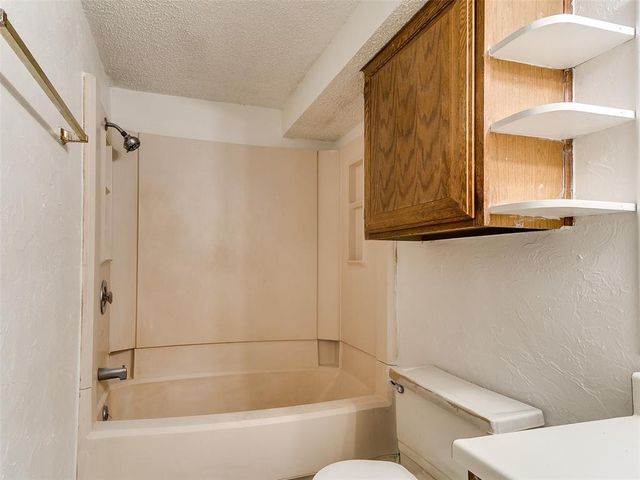11130 Stratford Drive 414, Oklahoma City, OK 73120