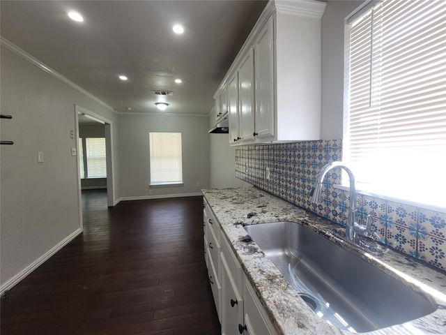 1225 Blalock Avenue, Fort Worth, TX 76115