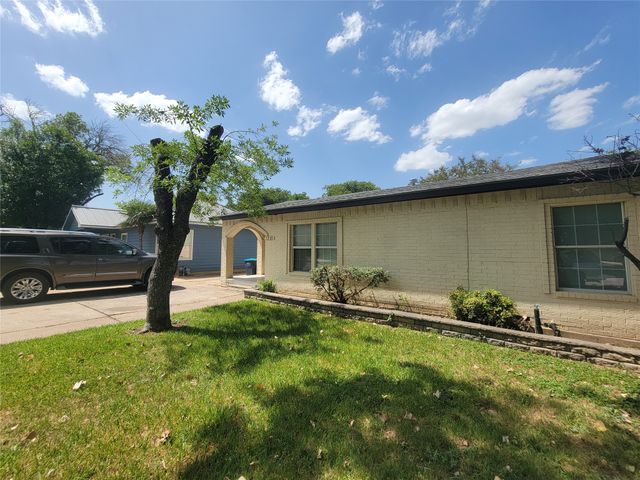 1225 Blalock Avenue, Fort Worth, TX 76115