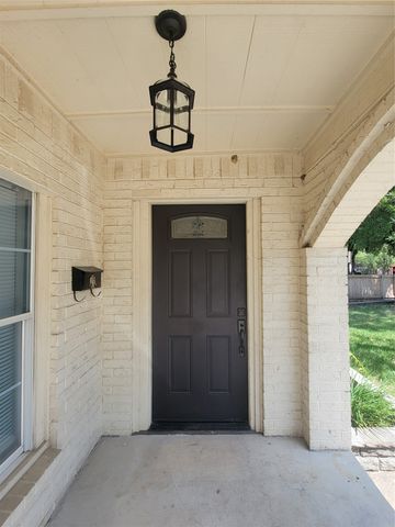 1225 Blalock Avenue, Fort Worth, TX 76115