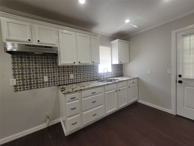 1225 Blalock Avenue, Fort Worth, TX 76115