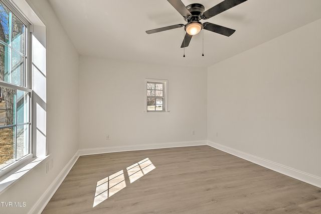 2512 Long Street, Johnson City, TN 37601