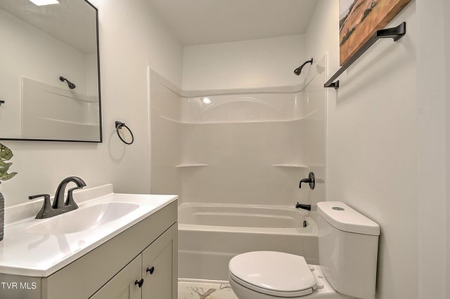 2512 Long Street, Johnson City, TN 37601