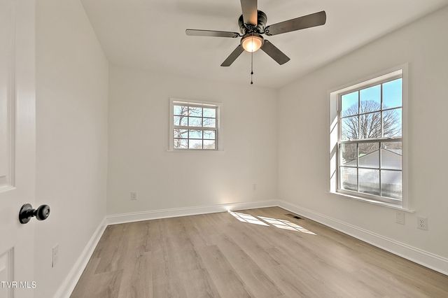 2512 Long Street, Johnson City, TN 37601