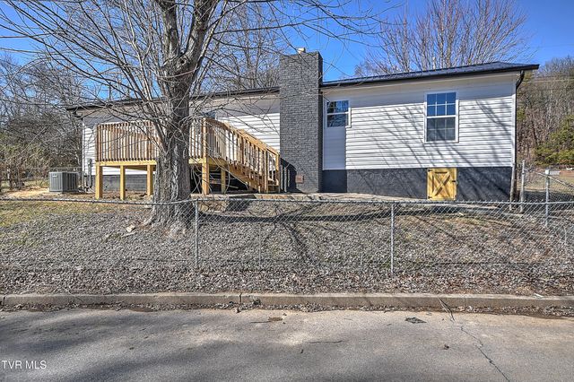 2512 Long Street, Johnson City, TN 37601