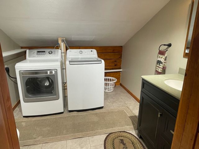 27 Evergreen Valley Road, Milton, NH 03851