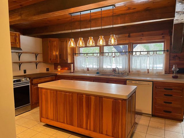 27 Evergreen Valley Road, Milton, NH 03851