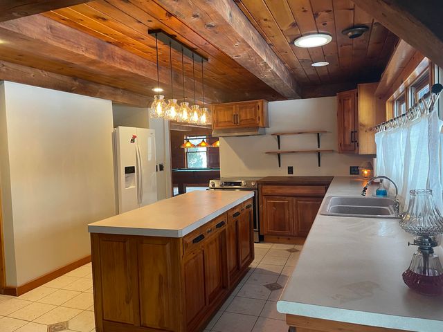 27 Evergreen Valley Road, Milton, NH 03851