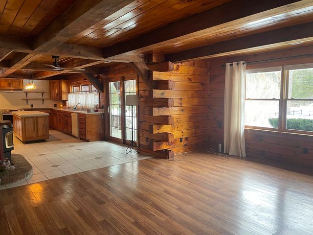 27 Evergreen Valley Road, Milton, NH 03851