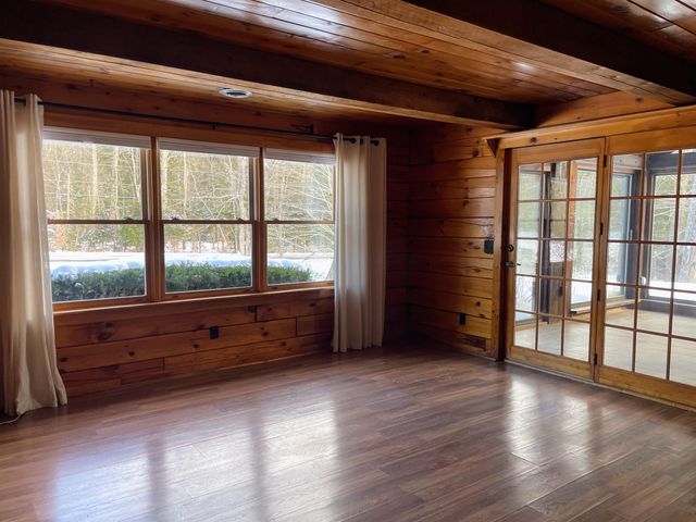 27 Evergreen Valley Road, Milton, NH 03851