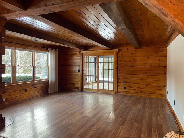 27 Evergreen Valley Road, Milton, NH 03851