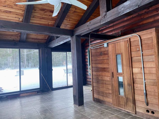 27 Evergreen Valley Road, Milton, NH 03851