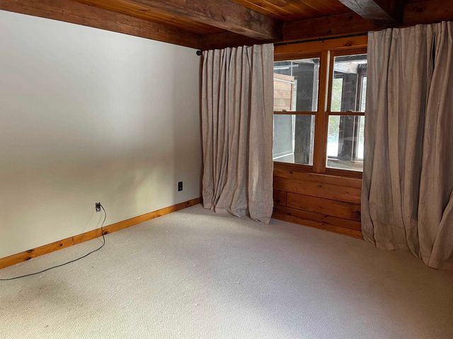 27 Evergreen Valley Road, Milton, NH 03851