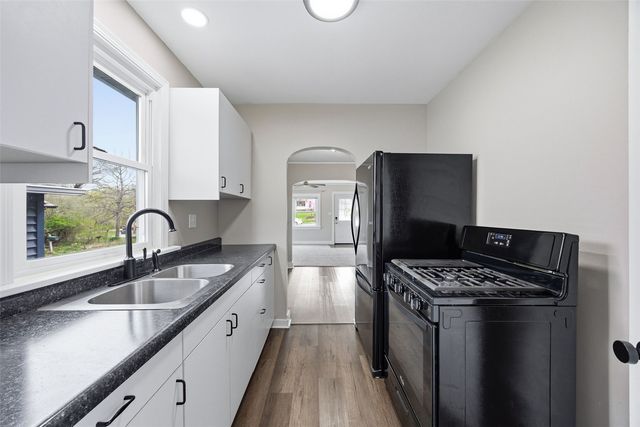 1217 Memorial Dr SE, Cedar Rapids, IA 52403