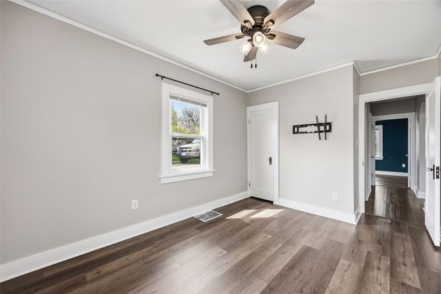 1217 Memorial Dr SE, Cedar Rapids, IA 52403
