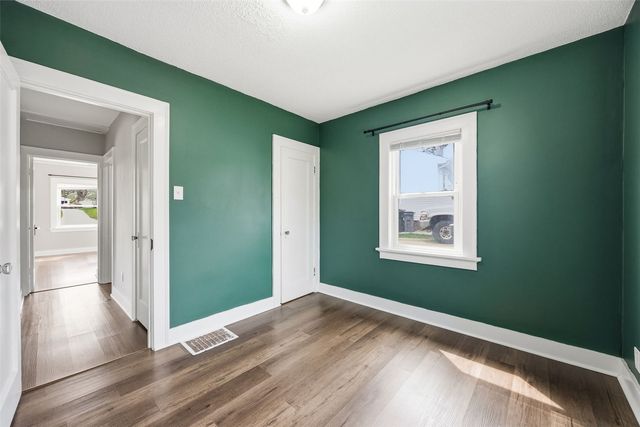 1217 Memorial Dr SE, Cedar Rapids, IA 52403