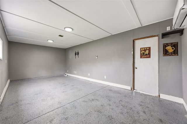 1217 Memorial Dr SE, Cedar Rapids, IA 52403