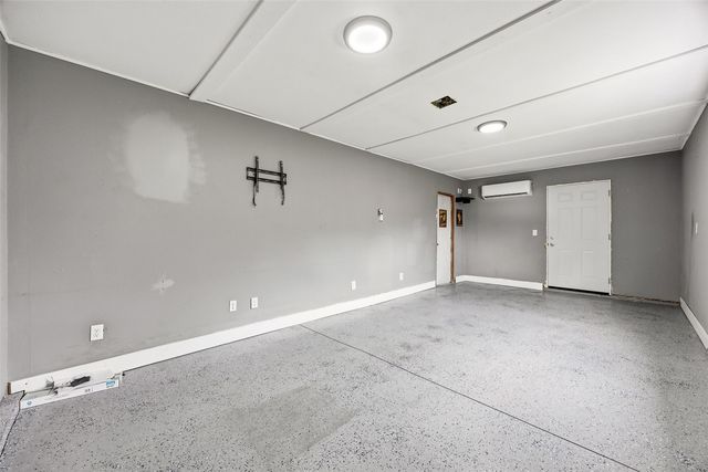 1217 Memorial Dr SE, Cedar Rapids, IA 52403