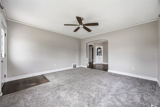 1217 Memorial Dr SE, Cedar Rapids, IA 52403