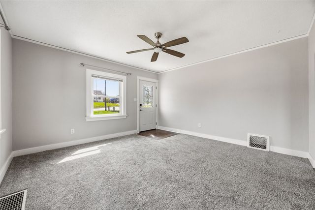 1217 Memorial Dr SE, Cedar Rapids, IA 52403