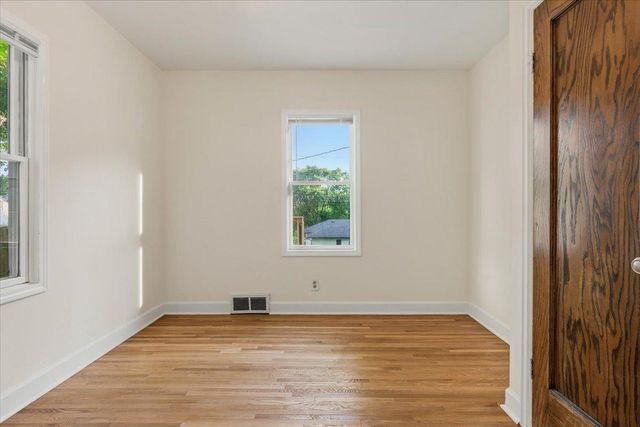 71 Wyoming Street E, Saint Paul, MN 55107