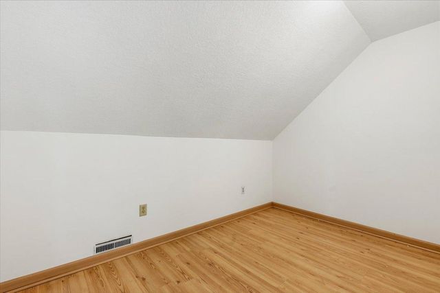 71 Wyoming Street E, Saint Paul, MN 55107