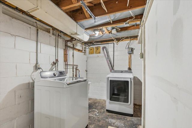 71 Wyoming Street E, Saint Paul, MN 55107