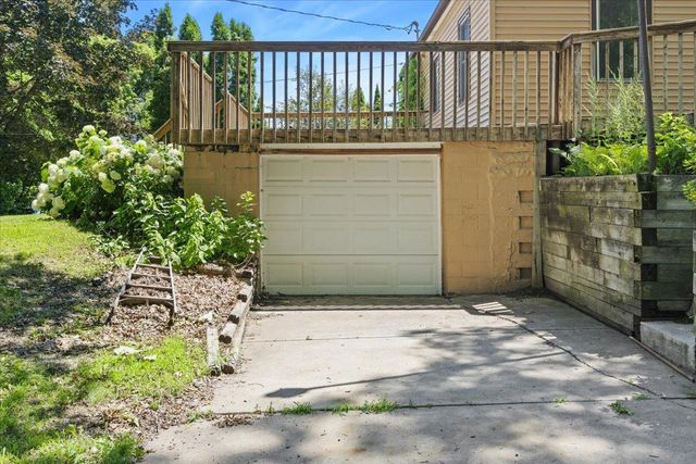 71 Wyoming Street E, Saint Paul, MN 55107