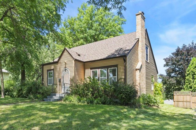 71 Wyoming Street E, Saint Paul, MN 55107