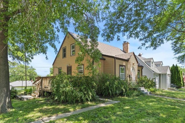 71 Wyoming Street E, Saint Paul, MN 55107