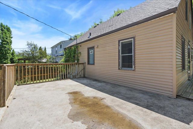 71 Wyoming Street E, Saint Paul, MN 55107