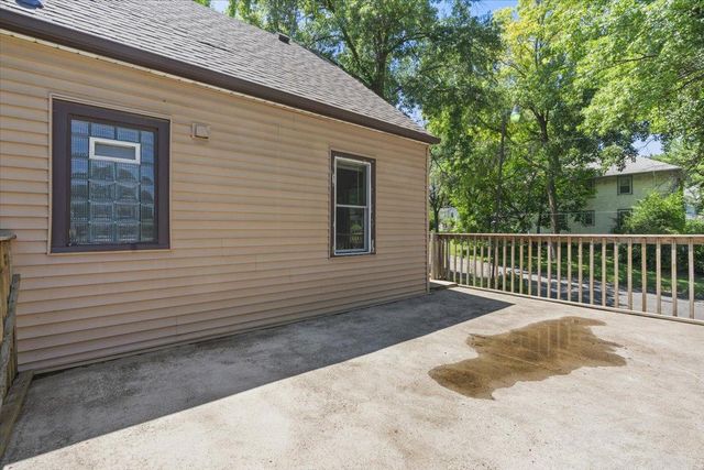 71 Wyoming Street E, Saint Paul, MN 55107