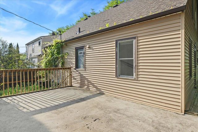 71 Wyoming Street E, Saint Paul, MN 55107