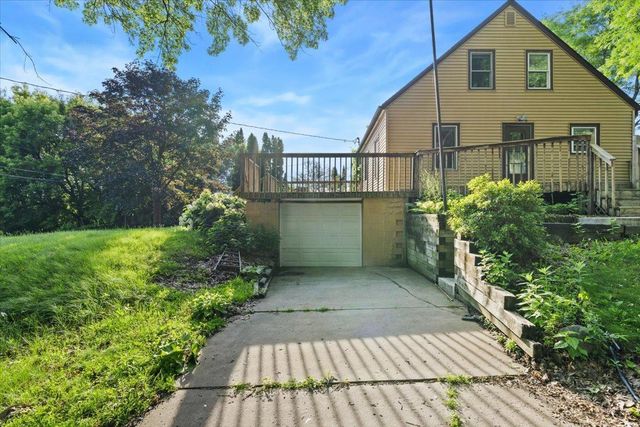 71 Wyoming Street E, Saint Paul, MN 55107