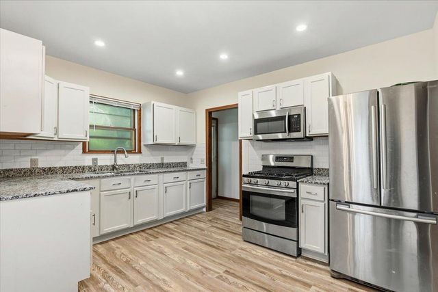 71 Wyoming Street E, Saint Paul, MN 55107