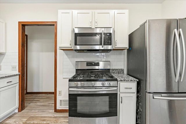 71 Wyoming Street E, Saint Paul, MN 55107
