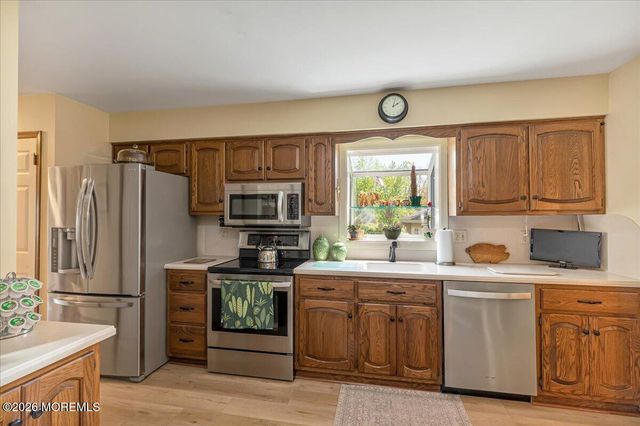 881 Utah Drive, Toms River, NJ 08753