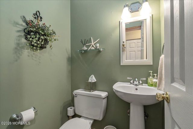 881 Utah Drive, Toms River, NJ 08753