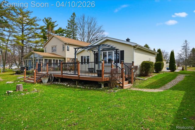 6115 Mabley Hill Road, Tyrone Township, MI 48430