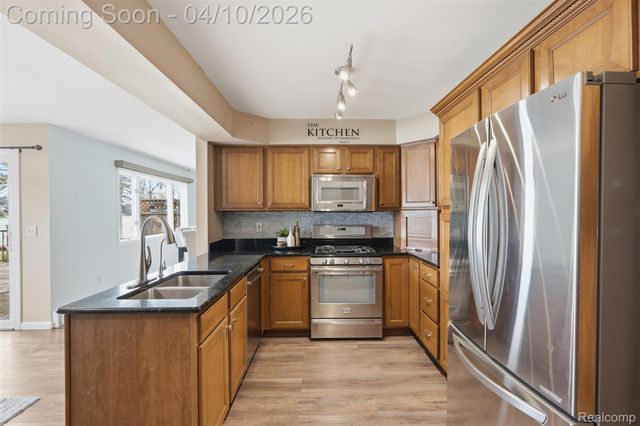 6115 Mabley Hill Road, Tyrone Township, MI 48430